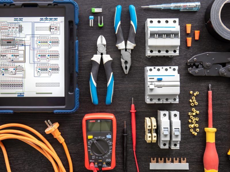 equipos eléctricos especializados